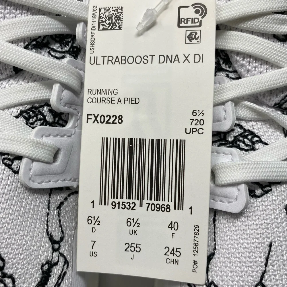 ADIDAS Ultraboost DNA x Disney Sneaker Youth Size 7, Women’s Size 8 in White - Picture 12 of 13